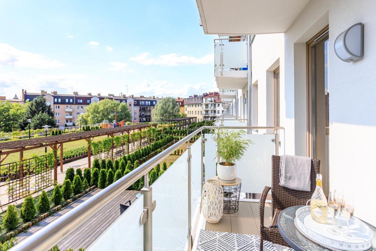 Apartament "Anna" - Kwartal Rozy Wiatrow, 15 Min Spacerem Od Plazy Swinoujscie Luaran gambar